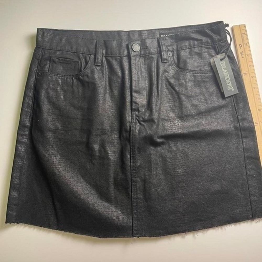 Black alligator Jean material with sheen five pocket frayed mini skirt NWT 30